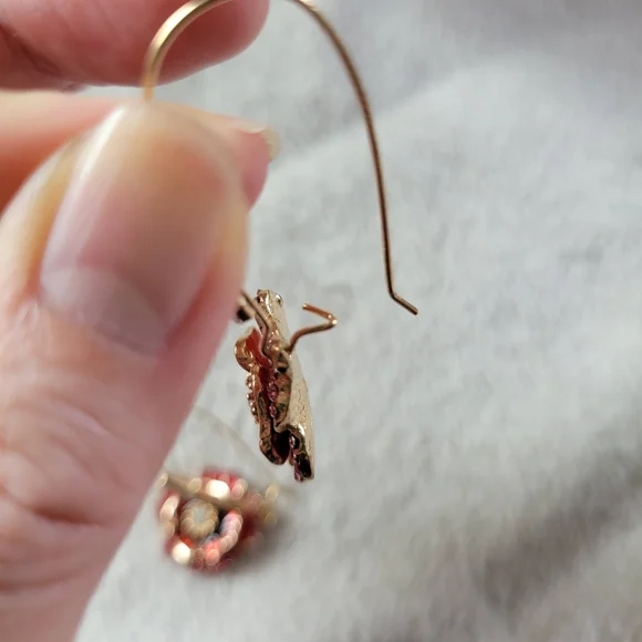 ✨️HP✨️Betsey Johnson | NWOT Colorful Romantic Floral Dangle Earrings - Picture 6 of 6